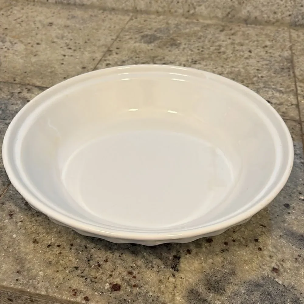 Chantal White Stoneware Deep Dish Pie Dish Pie Plate